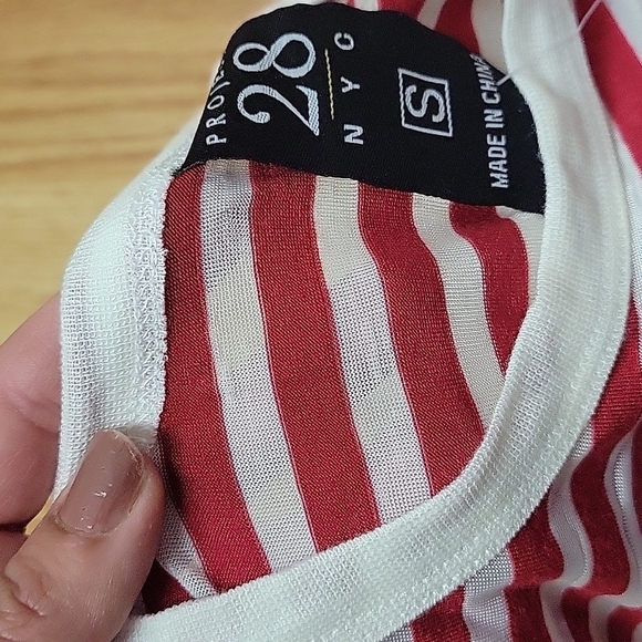 Project 28 New York Striped T-Shirt White and Red size small - Picture 4 of 6